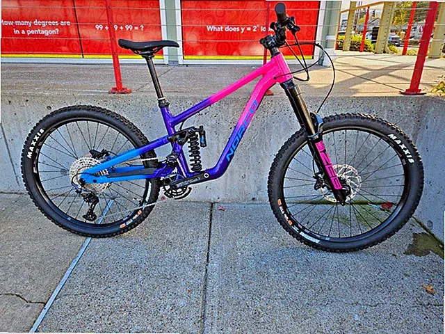 2023 Norco Shore A2 27.5" NEW! 180mm travel park bike size Medium